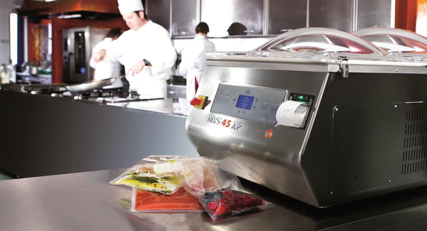 Salad packaging store machine
